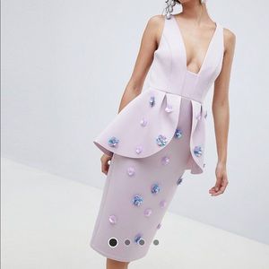 🌸STUNNING mid-length Lavender Dress 🌸